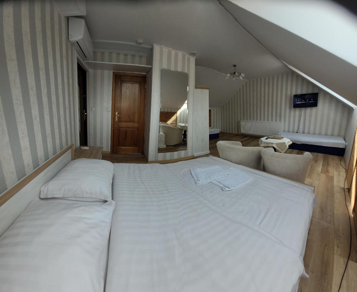 żabi Dwór Apartament *